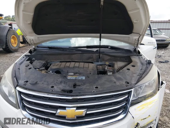 ✅ 2015 Chevrolet Traverse LT • VIN: 1GNKRHKD5FJ331356 • Lot: 45320707. Wystawiony na IAAI z przebiegiem 185 530 mil. Bezpłatny archiwum sprzedaży aukcyjnych z USA i szczegółowy raport historii pojazdu na DreamBid. Zdjęcie 10.