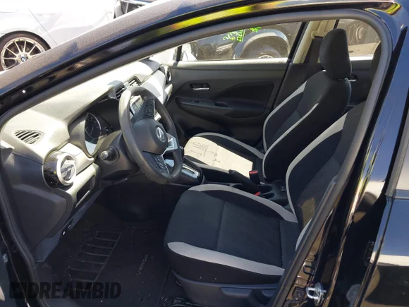 ✅ 2022 Nissan Versa SV • VIN: 3N1CN8EV3NL823441 • Lot: 44715456. Wystawiony na IAAI z przebiegiem 32 104 mil. Bezpłatny archiwum sprzedaży aukcyjnych z USA i szczegółowy raport historii pojazdu na DreamBid. Zdjęcie 5.