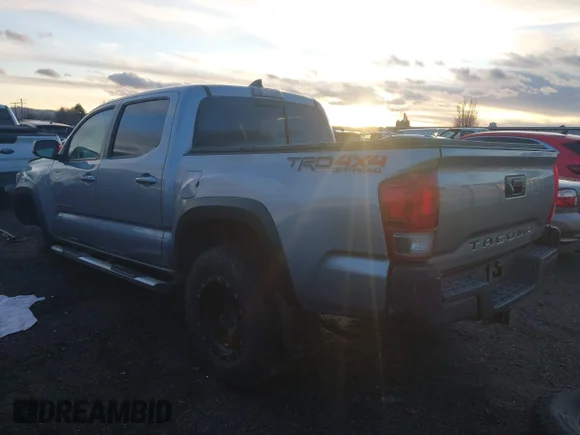✅ 2017 Toyota Tacoma TRD Off Road • VIN: 5TFCZ5AN3HX070265 • Lot: 43974338. Wystawiony na IAAI z przebiegiem 107 833 mil. Bezpłatny archiwum sprzedaży aukcyjnych z USA i szczegółowy raport historii pojazdu na DreamBid. Zdjęcie 3.