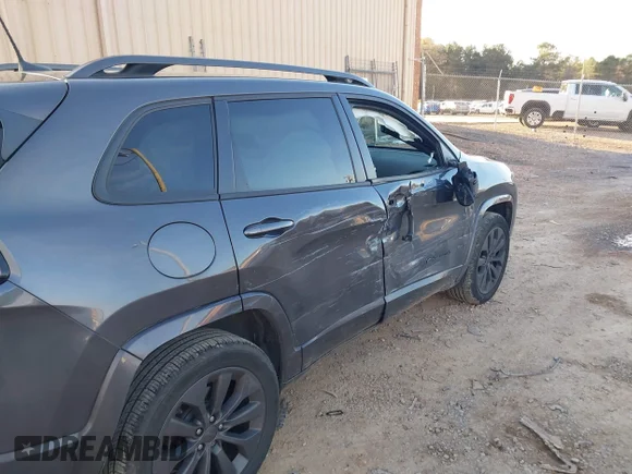 ✅ 2019 Jeep Cherokee Limited • VIN: 1C4PJMDXXKD334851 • Лот: 44643359. Опубліковано раніше на IAAI з пробігом 103 185 миль. Безкоштовний доступ до архіву аукціонних продажів зі США та докладний звіт про історію автомобіля на DreamBid. Зображення 6.
