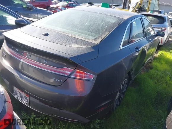 ✅ 2018 Lincoln MKZ Hybrid Reserve • VIN: 3LN6L5MU7JR628890 • Lot: 43942888. Wystawiony na IAAI z przebiegiem 60 387 mil. Bezpłatny archiwum sprzedaży aukcyjnych z USA i szczegółowy raport historii pojazdu na DreamBid. Zdjęcie 4.