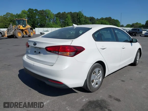✅ 2018 Kia Forte LX • VIN: 3KPFL4A77JE196015 • Lot: 44896604. Wystawiony na IAAI z przebiegiem 114 322 mil. Bezpłatny archiwum sprzedaży aukcyjnych z USA i szczegółowy raport historii pojazdu na DreamBid. Zdjęcie 4.