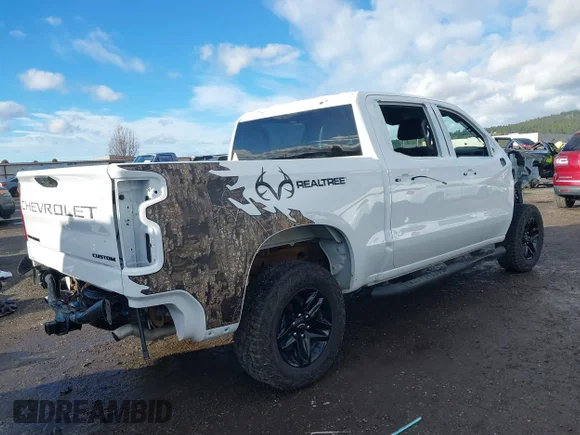 ✅ 2025 Chevrolet Silverado 1500 Custom Trail Boss • VIN: 3GCUKCED0SG169152 • Lot: 43821917. Wystawiony na IAAI z przebiegiem 22 282 mil. Bezpłatny archiwum sprzedaży aukcyjnych z USA i szczegółowy raport historii pojazdu na DreamBid. Zdjęcie 4.