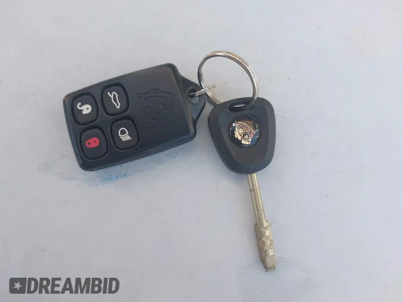 ✅ 1999 Jaguar XK • VIN: SAJGX2048XC034626 • Lot: 44878105. Wystawiony na IAAI z przebiegiem 130 229 mil. Bezpłatny archiwum sprzedaży aukcyjnych z USA i szczegółowy raport historii pojazdu na DreamBid. Zdjęcie 11.