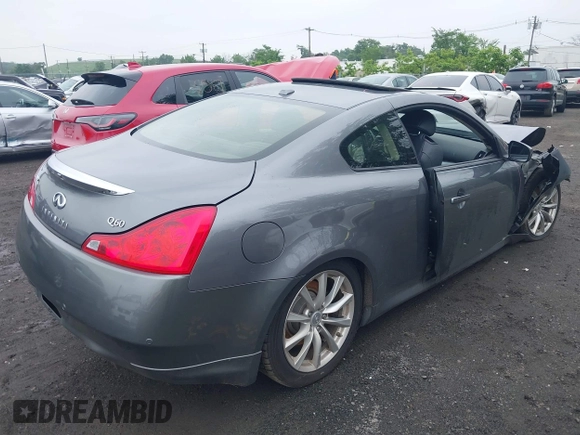 ✅ 2015 Infiniti Q60 • VIN: JN1CV6EL3FM890518 • Lot: 42523792. Wystawiony na IAAI z przebiegiem 106 673 mil. Bezpłatny archiwum sprzedaży aukcyjnych z USA i szczegółowy raport historii pojazdu na DreamBid. Zdjęcie 4.