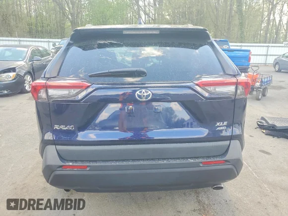 ✅ 2023 Toyota RAV4 XLE • VIN: 2T3P1RFV9PW392498 • Lot: 49582116. Wystawiony na Copart z przebiegiem Nie podano. Bezpłatny archiwum sprzedaży aukcyjnych z USA i szczegółowy raport historii pojazdu na DreamBid. Zdjęcie 6.