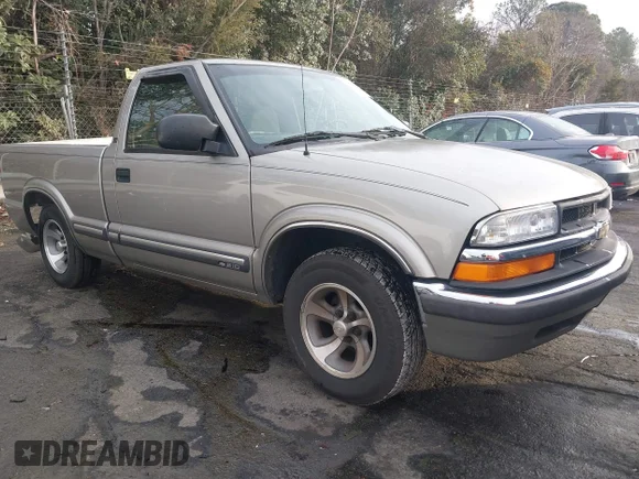 ✅ 2001 Chevrolet S-10 • VIN: 1GCCS14591K162332 • Lot: 43895595. Wystawiony na IAAI z przebiegiem 85 866 mil. Bezpłatny archiwum sprzedaży aukcyjnych z USA i szczegółowy raport historii pojazdu na DreamBid. Zdjęcie 1.
