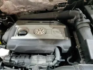 ✅ 2017 Volkswagen Tiguan Sport • VIN: WVGUV7AX9HK022730 • Lot: 64624775. Listed on Copart with 130,401 mi. Free auction sales archive from the USA and detailed vehicle history report at DreamBid. Image 16.