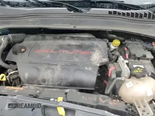 ✅ 2017 Jeep Renegade Latitude • VIN: ZACCJBBB3HPG13255 • Лот: 90365555. Опубликован ранее на Copart с пробегом 122 218 миль. Бесплатный доступ к архиву аукционных продаж из США и подробный отчёт об истории автомобиля на DreamBid. Изображение 16.