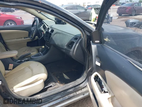 ✅ 2013 Chrysler 200 Limited • VIN: 1C3CCBCG8DN526995 • Lot: 45198273. Listed on IAAI with 249,587 mi. Free auction sales archive from the USA and detailed vehicle history report at DreamBid. Image 5.