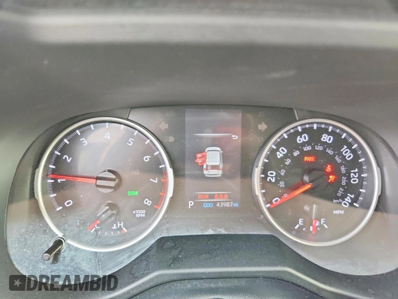 ✅ 2021 Toyota RAV4 XLE Premium • VIN: 2T3A1RFV2MC237200 • Lot: 79060685. Wystawiony na Copart z przebiegiem 43 987 mil. Bezpłatny archiwum sprzedaży aukcyjnych z USA i szczegółowy raport historii pojazdu na DreamBid. Zdjęcie 9.