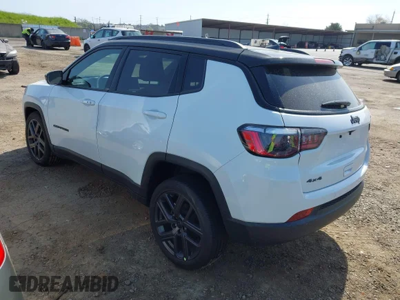 ✅ 2026 Jeep Compass Limited Altitude • VIN: 3C4NJDCN6TT215522 • Лот: 44550003. Опубліковано раніше на IAAI з пробігом 646 миль. Безкоштовний доступ до архіву аукціонних продажів зі США та докладний звіт про історію автомобіля на DreamBid. Зображення 3.