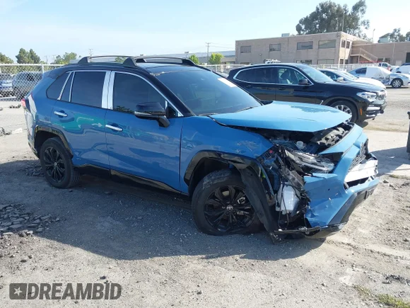 ✅ 2025 Toyota RAV4 Hybrid XSE • VIN: 2T3E6RFV9SW088699 • Лот: 45083930. Опубліковано раніше на IAAI з пробігом 21 560 миль. Безкоштовний доступ до архіву аукціонних продажів зі США та докладний звіт про історію автомобіля на DreamBid. Зображення 1.