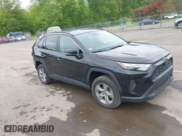 ✅ 2024 Toyota RAV4 XLE • VIN: 2T3W1RFV5RW333771 • Лот: 45065228. Опубліковано раніше на IAAI з пробігом 45 340 миль. Безкоштовний доступ до архіву аукціонних продажів зі США та докладний звіт про історію автомобіля на DreamBid. Зображення 1.