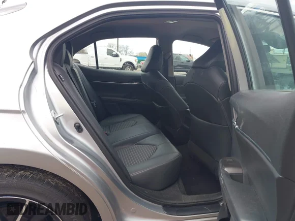 ✅ 2022 Toyota Camry SE • VIN: 4T1G11AKXNU628533 • Lot: 44473721. Wystawiony na IAAI z przebiegiem 23 264 mil. Bezpłatny archiwum sprzedaży aukcyjnych z USA i szczegółowy raport historii pojazdu na DreamBid. Zdjęcie 8.