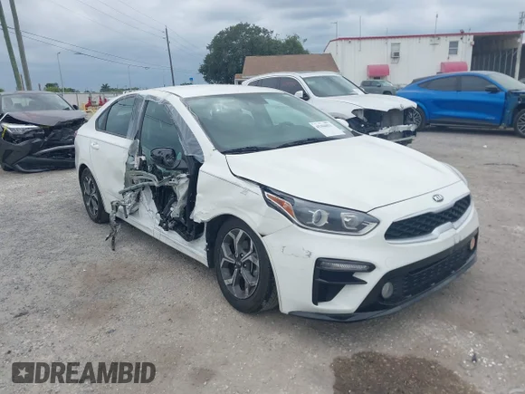 ✅ 2020 Kia Forte LXS • VIN: 3KPF24AD9LE179681 • Lot: 45304031. Wystawiony na IAAI z przebiegiem 38 456 mil. Bezpłatny archiwum sprzedaży aukcyjnych z USA i szczegółowy raport historii pojazdu na DreamBid. Zdjęcie 1.