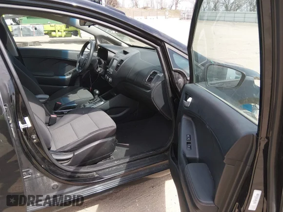 ✅ 2018 Kia Forte LX • VIN: 3KPFL4A79JE176848 • Лот: 44734613. Опубліковано раніше на IAAI з пробігом 77 508 миль. Безкоштовний доступ до архіву аукціонних продажів зі США та докладний звіт про історію автомобіля на DreamBid. Зображення 5.