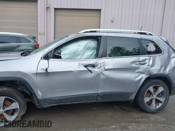 ✅ 2020 Jeep Cherokee Limited • VIN: 1C4PJMDX4LD575726 • Lot: 44081480. Wystawiony na IAAI z przebiegiem 61 016 mil. Bezpłatny archiwum sprzedaży aukcyjnych z USA i szczegółowy raport historii pojazdu na DreamBid. Zdjęcie 6.