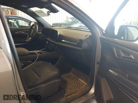 ✅ 2025 Chevrolet Traverse AWD LT • VIN: 1GNEVGRS4SJ168720 • Lot: 45163932. Wystawiony na IAAI z przebiegiem 28 397 mil. Bezpłatny archiwum sprzedaży aukcyjnych z USA i szczegółowy raport historii pojazdu na DreamBid. Zdjęcie 5.