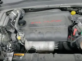 ✅ 2017 Jeep Renegade Latitude • VIN: ZACCJABB5HPF37984 • Lot: 52618355. Listed on Copart with 123,335 mi. Free auction sales archive from the USA and detailed vehicle history report at DreamBid. Image 14.