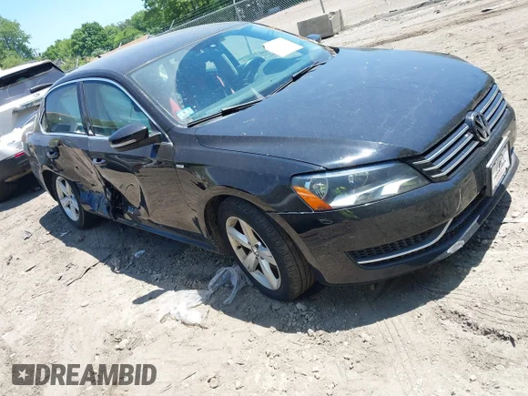 ✅ 2014 Volkswagen Passat S • VIN: 1VWAT7A36EC035965 • Lot: 45325472. Wystawiony na IAAI z przebiegiem 108 378 mil. Bezpłatny archiwum sprzedaży aukcyjnych z USA i szczegółowy raport historii pojazdu na DreamBid. Zdjęcie 1.