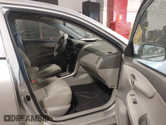 ✅ 2010 Toyota Corolla LE • VIN: 1NXBU4EEXAZ296496 • Lot: 44195879. Wystawiony na IAAI z przebiegiem 123 193 mil. Bezpłatny archiwum sprzedaży aukcyjnych z USA i szczegółowy raport historii pojazdu na DreamBid. Zdjęcie 5.