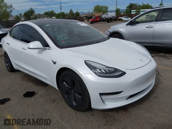 ✅ 2020 Tesla Model 3 Long Range • VIN: 5YJ3E1EB0LF651522 • Lot: 44880387. Wystawiony na IAAI z przebiegiem 80 333 mil. Bezpłatny archiwum sprzedaży aukcyjnych z USA i szczegółowy raport historii pojazdu na DreamBid. Zdjęcie 1.