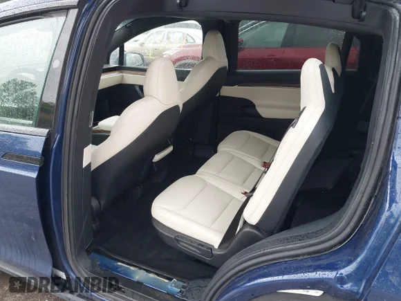 ✅ 2023 Tesla Model X • VIN: 7SAXCDE59PF413874 • Лот: 42209730. Опубліковано раніше на IAAI з пробігом Не вказано. Безкоштовний доступ до архіву аукціонних продажів зі США та докладний звіт про історію автомобіля на DreamBid. Зображення 8.