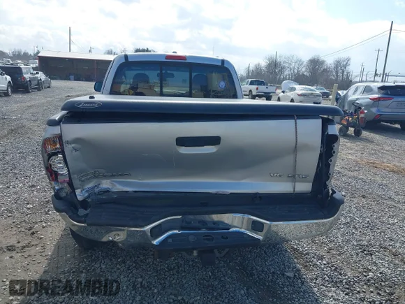 ✅ 2010 Toyota Tacoma • VIN: 5TEUU4EN3AZ727135 • Лот: 44433912. Опубліковано раніше на IAAI з пробігом 113 564 миль. Безкоштовний доступ до архіву аукціонних продажів зі США та докладний звіт про історію автомобіля на DreamBid. Зображення 6.