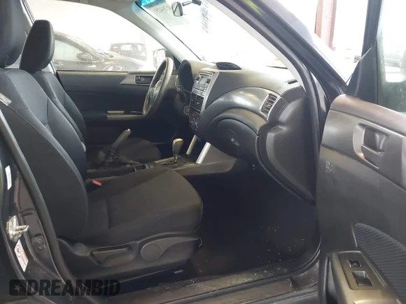 ✅ 2013 Subaru Forester X • VIN: JF2SHBAC0DH435177 • Лот: 41264251. Опубліковано раніше на IAAI з пробігом 176 056 миль. Безкоштовний доступ до архіву аукціонних продажів зі США та докладний звіт про історію автомобіля на DreamBid. Зображення 5.