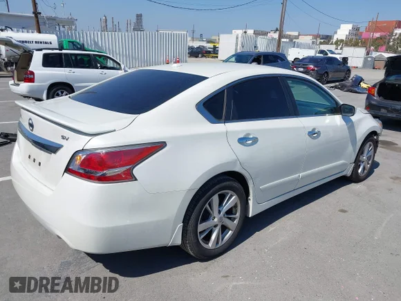 ✅ 2015 Nissan Altima S • VIN: 1N4AL3AP9FC144054 • Лот: 45114429. Опубліковано раніше на IAAI з пробігом 105 543 миль. Безкоштовний доступ до архіву аукціонних продажів зі США та докладний звіт про історію автомобіля на DreamBid. Зображення 4.