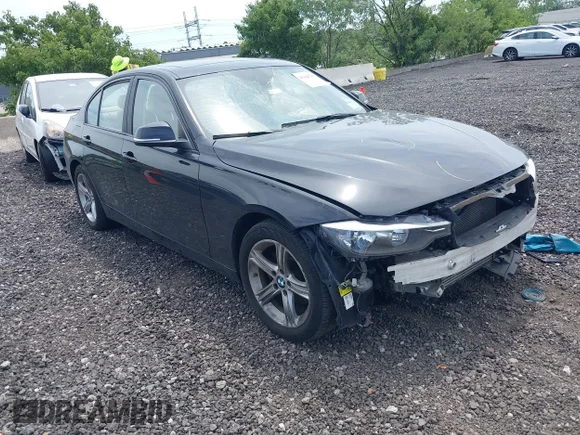 ✅ 2015 BMW 3 Series 328i xDrive • VIN: WBA3B5G54FNS15847 • Лот: 45404781. Опубліковано раніше на IAAI з пробігом 73 709 миль. Безкоштовний доступ до архіву аукціонних продажів зі США та докладний звіт про історію автомобіля на DreamBid. Зображення 1.