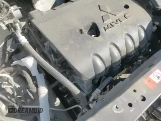 ✅ 2020 Mitsubishi Outlander SE • VIN: JA4AD3A39LZ009843 • Lot: 82427465. Wystawiony na Copart z przebiegiem 109 913 mil. Bezpłatny archiwum sprzedaży aukcyjnych z USA i szczegółowy raport historii pojazdu na DreamBid. Zdjęcie 15.