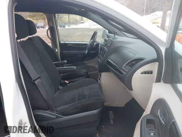 ✅ 2017 Dodge Grand Caravan SE • VIN: 2C4RDGBG6HR572335 • Lot: 44401426. Wystawiony na IAAI z przebiegiem 93 644 mil. Bezpłatny archiwum sprzedaży aukcyjnych z USA i szczegółowy raport historii pojazdu na DreamBid. Zdjęcie 5.