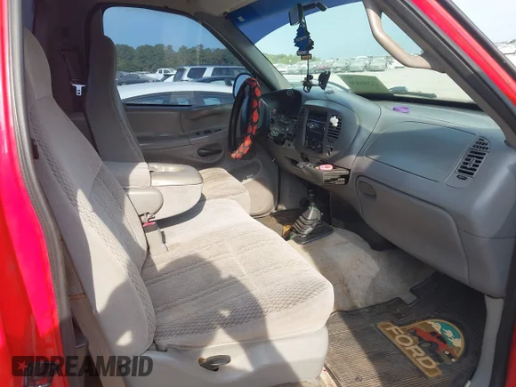 ✅ 1997 Ford F-150 • VIN: 1FTDF18W8VNA39606 • Lot: 43286836. Wystawiony na IAAI z przebiegiem 208 406 mil. Bezpłatny archiwum sprzedaży aukcyjnych z USA i szczegółowy raport historii pojazdu na DreamBid. Zdjęcie 5.