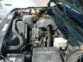 ✅ 2001 Chevrolet Tahoe LS • VIN: 1GNEK13TX1J115980 • Lot: 42927737. Wystawiony na IAAI z przebiegiem 227 355 mil. Bezpłatny archiwum sprzedaży aukcyjnych z USA i szczegółowy raport historii pojazdu na DreamBid. Zdjęcie 12.