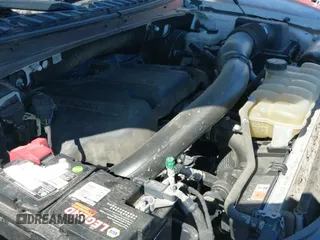 ✅ 2019 Ford Expedition XLT • VIN: 1FMJU1HT3KEA12044 • Lot: 41601681. Wystawiony na IAAI z przebiegiem 143 194 mil. Bezpłatny archiwum sprzedaży aukcyjnych z USA i szczegółowy raport historii pojazdu na DreamBid. Zdjęcie 18.