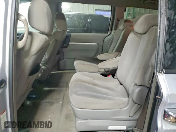 ✅ 2007 Hyundai Entourage GLS • VIN: KNDMC233176035843 • Лот: 77096035. Опубліковано раніше на Copart з пробігом 228 170 миль. Безкоштовний доступ до архіву аукціонних продажів зі США та докладний звіт про історію автомобіля на DreamBid. Зображення 11.