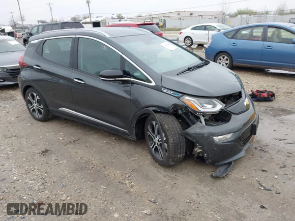 ✅ 2017 Chevrolet Bolt EV Premier • VIN: 1G1FX6S0XH4179134 • Lot: 44968308. Wystawiony na IAAI z przebiegiem 54 456 mil. Bezpłatny archiwum sprzedaży aukcyjnych z USA i szczegółowy raport historii pojazdu na DreamBid. Zdjęcie 1.