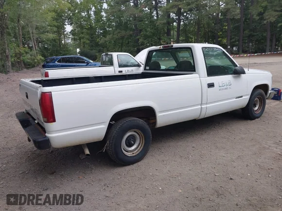 ✅ 1998 Chevrolet Silverado 1500 • VIN: 1GCEC14WXWZ277972 • Lot: 43178275. Wystawiony na IAAI z przebiegiem 111 397 mil. Bezpłatny archiwum sprzedaży aukcyjnych z USA i szczegółowy raport historii pojazdu na DreamBid. Zdjęcie 4.
