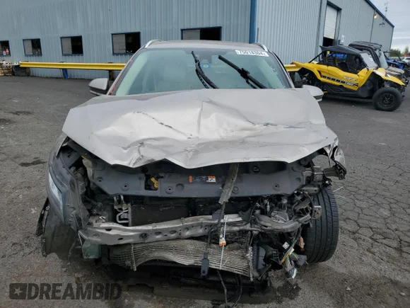 ✅ 2019 Lincoln MKC Reserve • VIN: 5LMCJ3C95KUL02927 • Лот: 75018304. Опубліковано раніше на Copart з пробігом 33 763 миль. Безкоштовний доступ до архіву аукціонних продажів зі США та докладний звіт про історію автомобіля на DreamBid. Зображення 5.