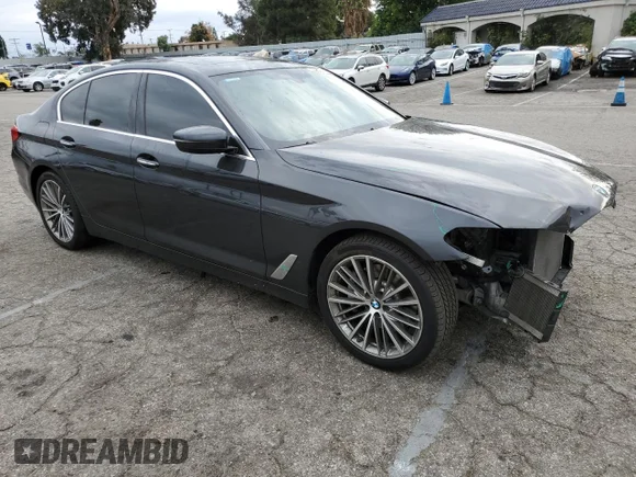 ✅ 2017 BMW 5 Series 530i • VIN: WBAJA5C32HG894930 • Lot: 69840082. Wystawiony na Copart z przebiegiem 42 370 mil. Bezpłatny archiwum sprzedaży aukcyjnych z USA i szczegółowy raport historii pojazdu na DreamBid. Zdjęcie 4.