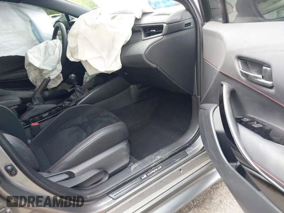 ✅ 2025 Toyota Corolla Premium Plus • VIN: JTNABAAE2SA020631 • Лот: 45053576. Опубліковано раніше на IAAI з пробігом 12 393 миль. Безкоштовний доступ до архіву аукціонних продажів зі США та докладний звіт про історію автомобіля на DreamBid. Зображення 5.