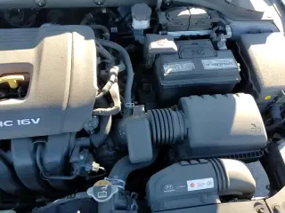 ✅ 2019 Hyundai Veloster 2.0 • VIN: KMHTG6AF6KU019853 • Lot: 46937605. Wystawiony na Copart z przebiegiem 84 405 mil mil. Skorzystaj z bezpłatnego archiwum sprzedaży aukcyjnych z USA i zobacz szczegółowy raport historii pojazdu na DreamBid. Zdjęcie 13.