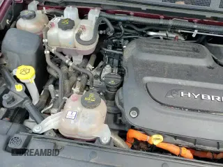 ✅ 2018 Chrysler Pacifica Hybrid Limited • VIN: 2C4RC1N72JR187601 • Lot: 67796465. Listed on Copart with 124,314 mi. Free auction sales archive from the USA and detailed vehicle history report at DreamBid. Image 14.