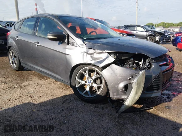 ✅ 2014 Ford Focus SE • VIN: 1FADP3K23EL253130 • Lot: 45040004. Wystawiony na IAAI z przebiegiem 191 412 mil. Bezpłatny archiwum sprzedaży aukcyjnych z USA i szczegółowy raport historii pojazdu na DreamBid. Zdjęcie 1.