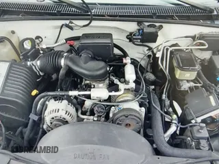 ✅ 2000 GMC Sierra 3500 • VIN: 1GDGC34R5YF446598 • Lot: 41756820. Listed on IAAI with 305,803 mi. Free auction sales archive from the USA and detailed vehicle history report at DreamBid. Image 12.