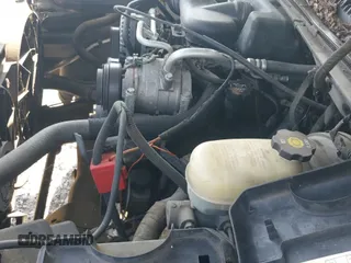 2006 Chevrolet Silverado 1500 Work Truck z VIN 3GCEC14X86G259897, wystawiony jako IAAI lot #42555732 z przebiegiem 150 603 mil mil oraz . Historia ofert i sprzedaży dostępna na DreamBid. Obrazek 15.