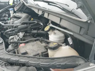 ✅ 2021 Ford Transit Cargo • VIN: 1FTBR3X87MKA56961 • Lot: 41671753. Wystawiony na IAAI z przebiegiem 93 912 mil. Bezpłatny archiwum sprzedaży aukcyjnych z USA i szczegółowy raport historii pojazdu na DreamBid. Zdjęcie 18.