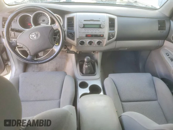 ✅ 2008 Toyota Tacoma • VIN: 5TEUU42NX8Z495289 • Lot: 79288625. Wystawiony na Copart z przebiegiem 122 316 mil. Bezpłatny archiwum sprzedaży aukcyjnych z USA i szczegółowy raport historii pojazdu na DreamBid. Zdjęcie 8.